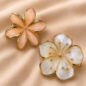 توكة شعر زهور ذهبية بتأثير لؤلؤي / Gold Floral Pearl-Effect Hair Barrette