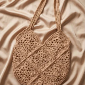 شنطة كروشيه مبطنة بمربعات جراني / Lined Granny Square Crochet Tote Bag